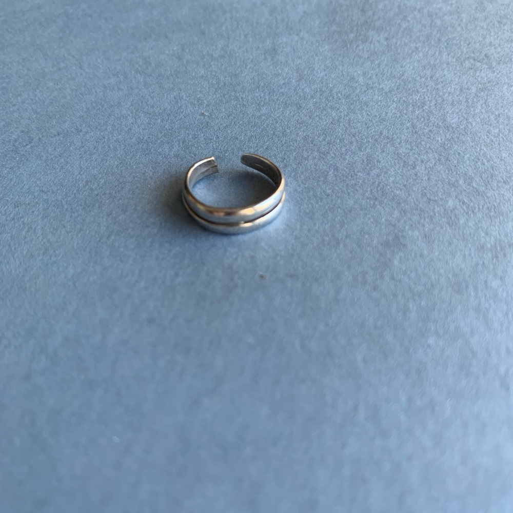 Genuine silver toe ring